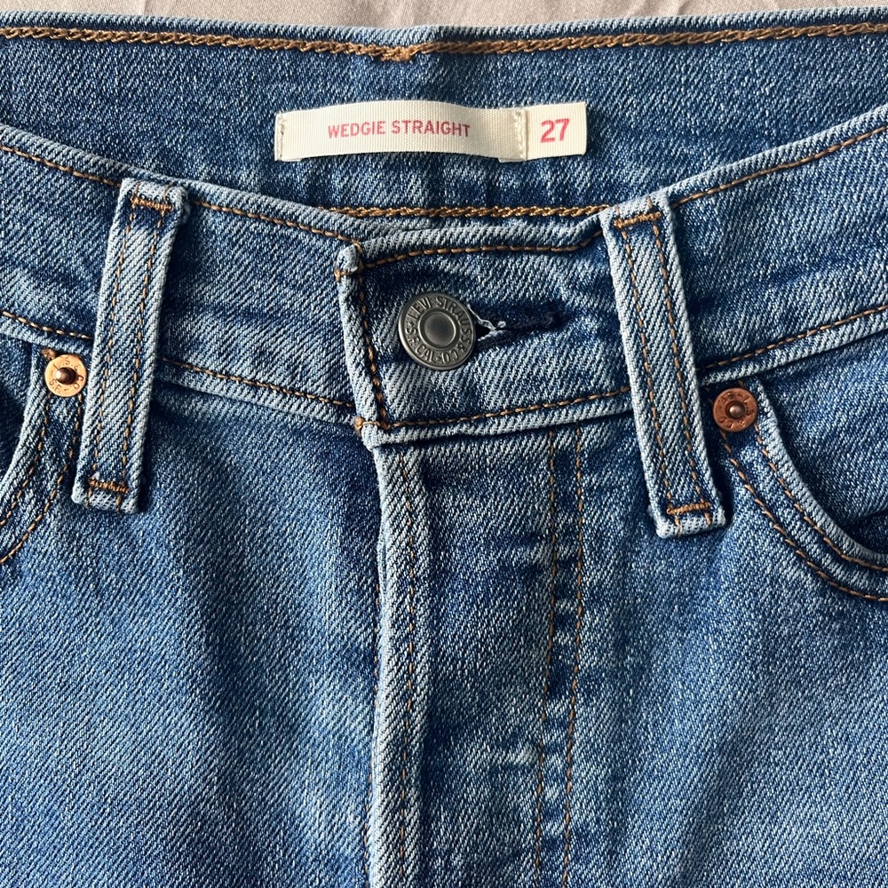 Levi's Classic Blue Jeans - Picture 5 of 16